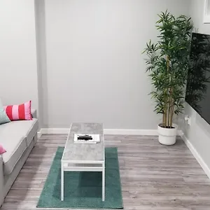 https://luxurious-2-bedroom-basement-suite.winnipeg-hotels.net
