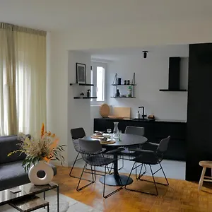https://licht-en-luxueus-appartement-bij-het-zuid.hotelsghent.com