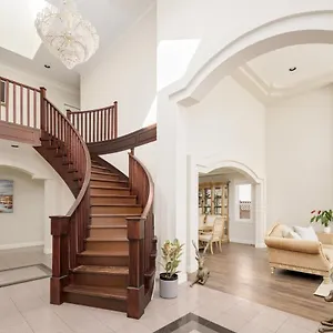 https://west-coast-vancouver-lodging.richmond-hotels.com