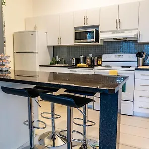 https://new-listing-luxurious-downtown-loft-heated-parking.winnipeg-hotels.net